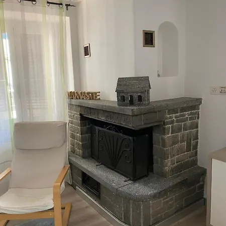 Casa Rosina - Una Caramella, Nel Nucleo, Ai Piedi Della Verzasca- Gordola Exterior photo